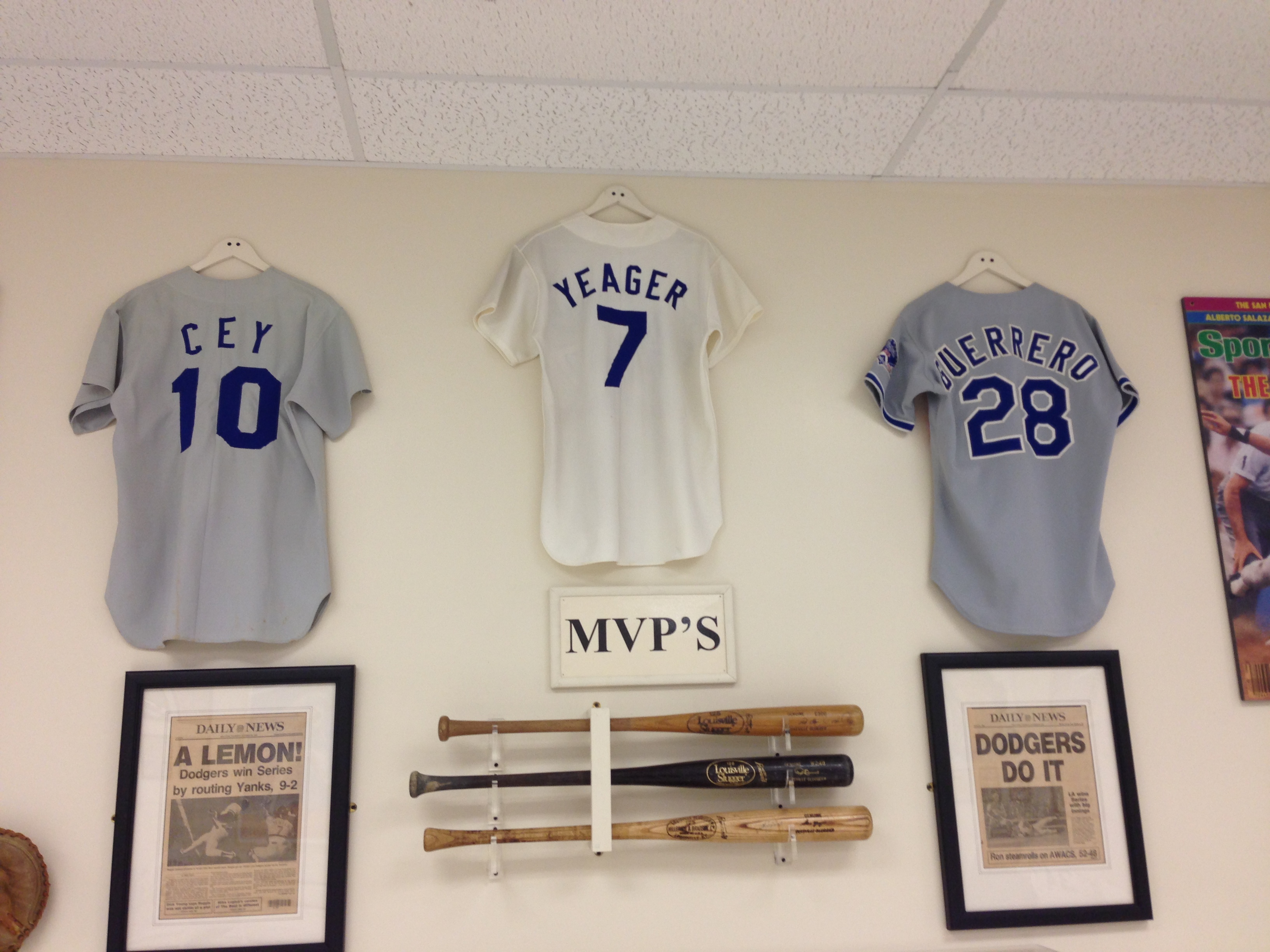 1981 L.A. Dodgers World Series MVP's Jersey Signed By (3) Cey, Guerrer –